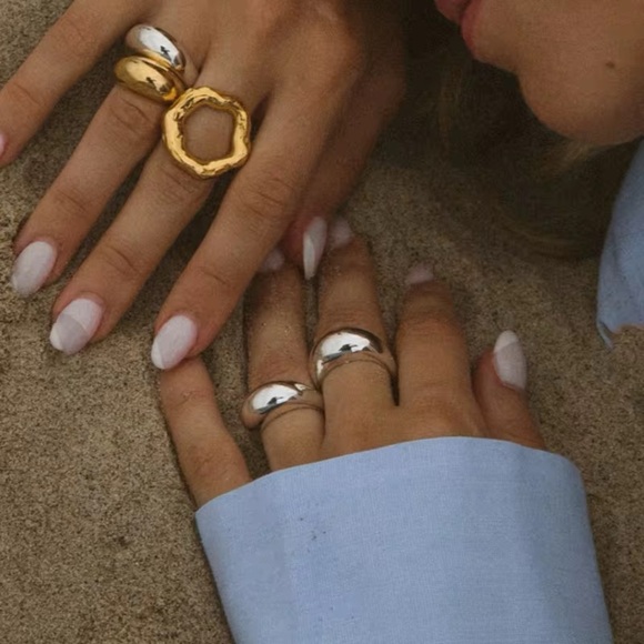 Size 8 | 18K Gold Plated Irregular Oval Hollow Ring - Picture 4 of 8